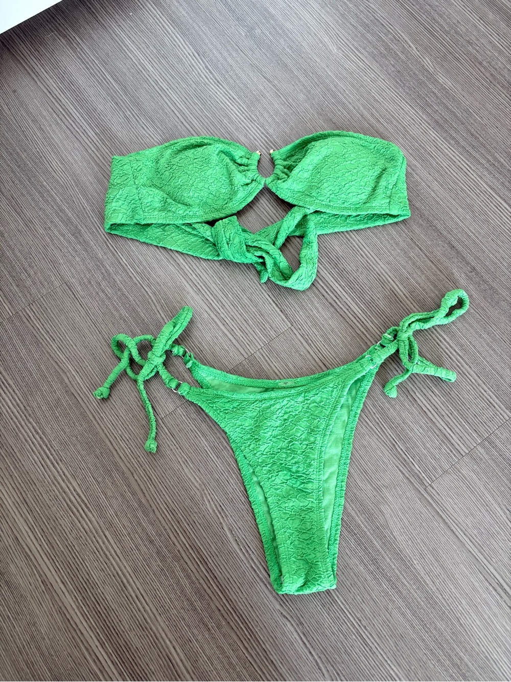 Green bikini set